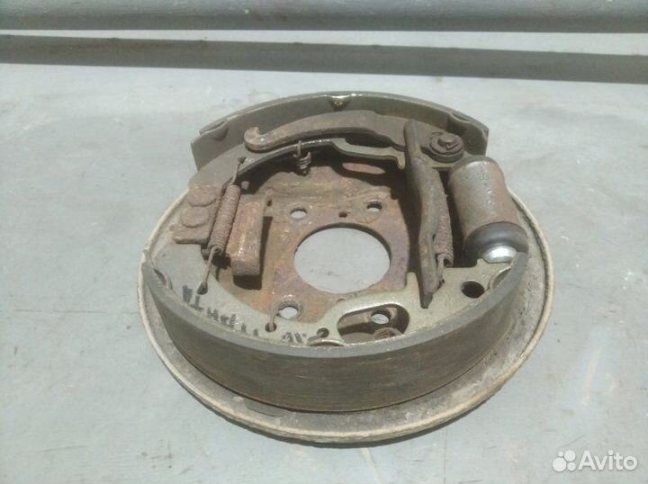 Кожух тормозного барабана задний правый LADA