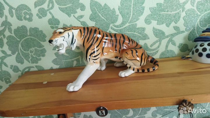 Статуэтка тигр