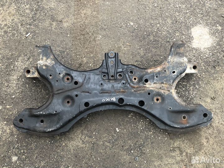 Подрамник передний Toyota Corolla Verso