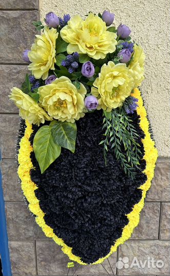 Ритуальные венки корзины и цветы