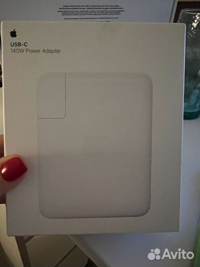 Apple Power adapter USB -C 140W