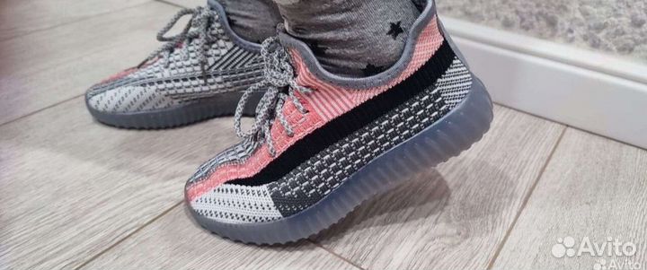 Кроссовки 32р