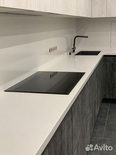 Столешница из камня кварцевый агломерат