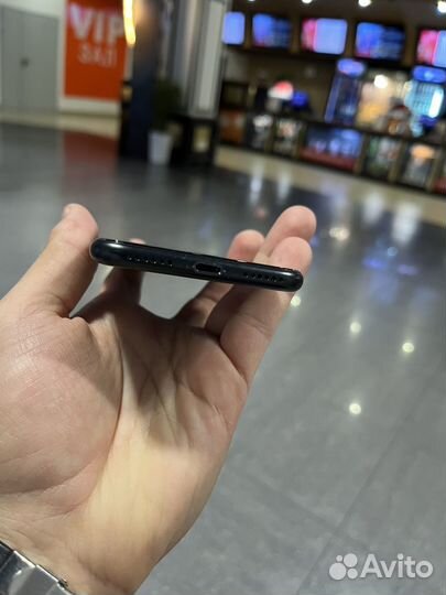 iPhone SE (2020), 64 ГБ