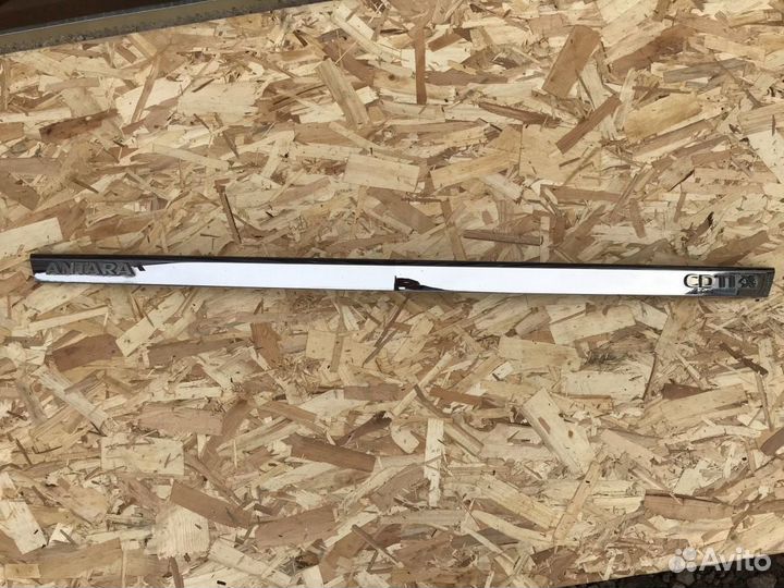 Хром молдинг двери багажника Opel Antara