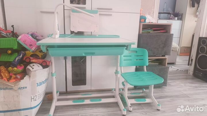 Растущий стол и стул для школьника