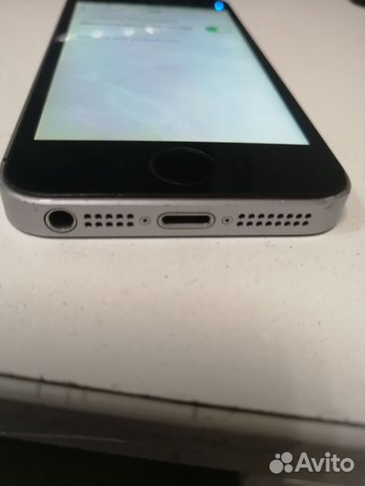 iPhone SE, 32 ГБ