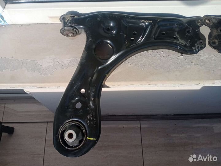 Рычаг передний Шкода Рапид