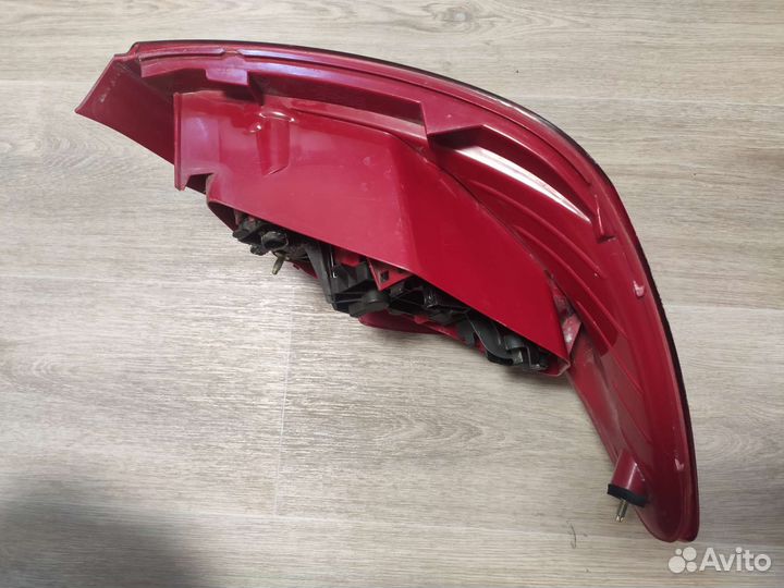 Фонарь задний peugeot 307, правый, с дефектом