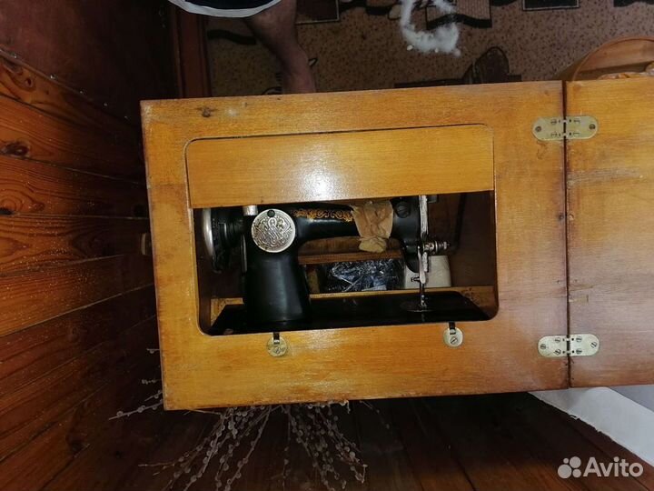 Швейная машинка чайка 143