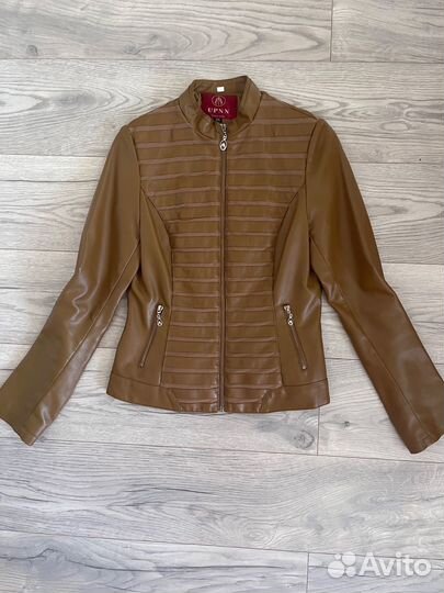 Меховая жилетка из лисы