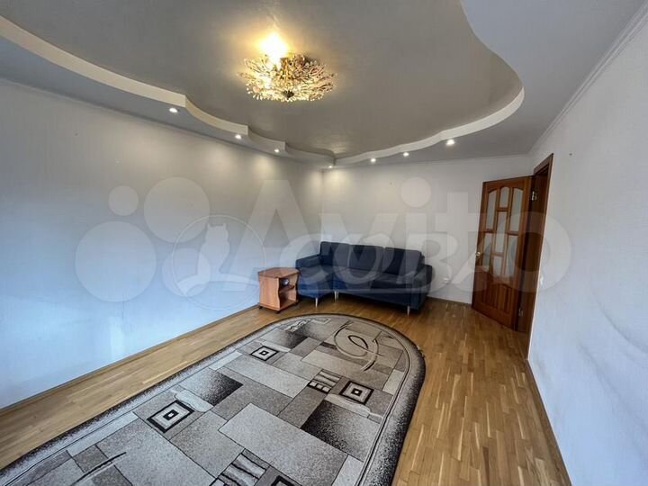 3-к. квартира, 93 м², 3/10 эт.