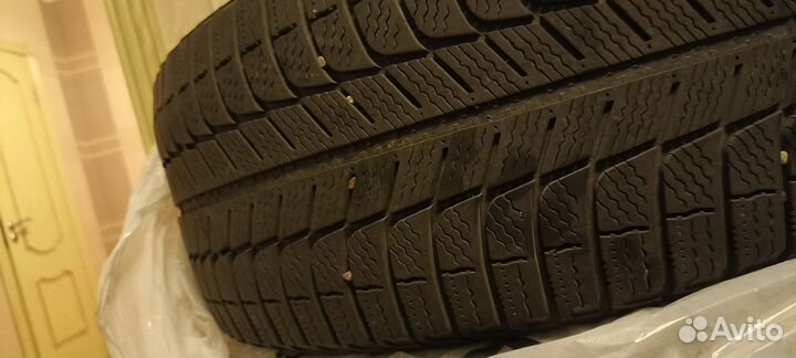 Michelin Latitude X-Ice 235/45 R17 97H