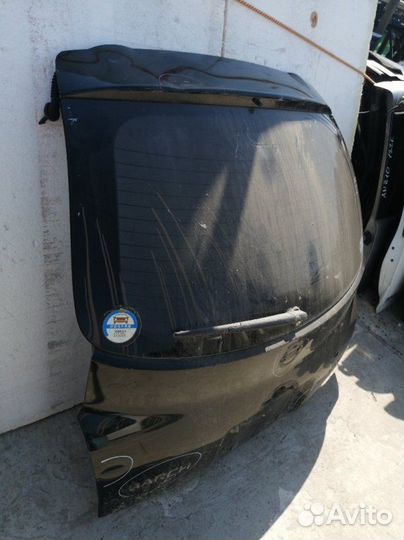 Дверь багажника Nissan March K12