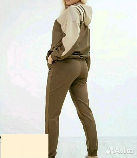 Костюм спортивный