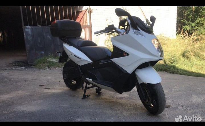 Продам макси-скутер