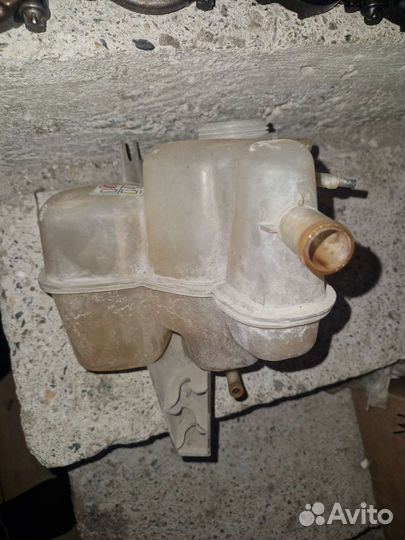 Расширительный бачок форд escape 2005 год