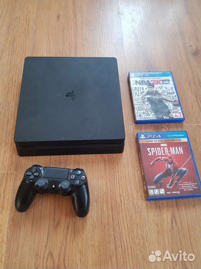 Sony PS4 slim 1tb + 2 диска и 1 геймпад