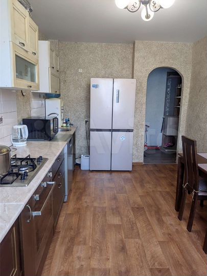 3-к. квартира, 81,5 м², 10/10 эт.