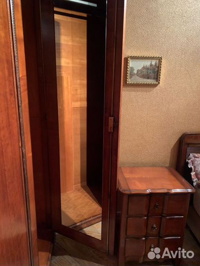 Спальный гарнитур