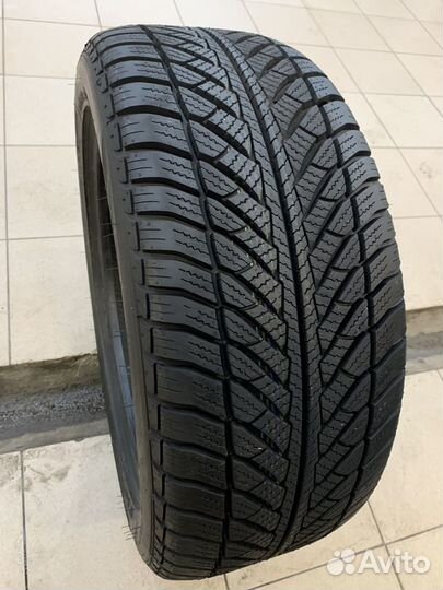 Goodyear UltraGrip 8 Performance 245/45 R18 100V