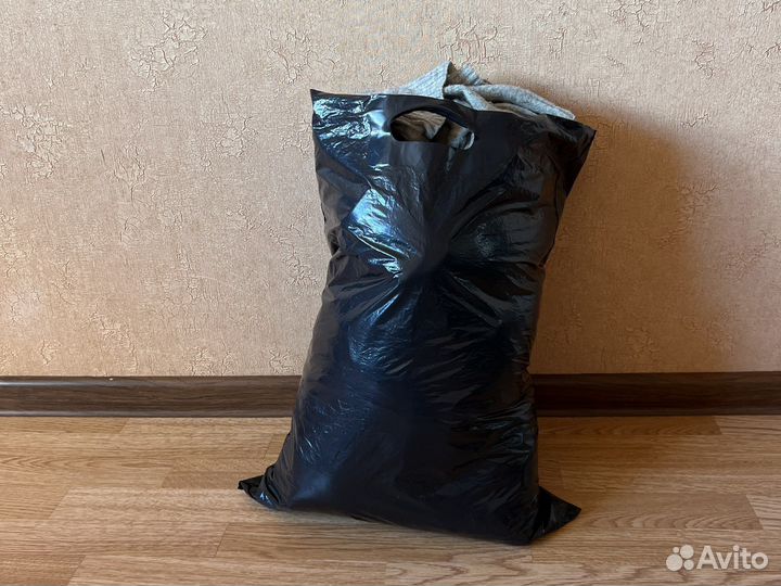 Вещи пакетом отдам бесплатно