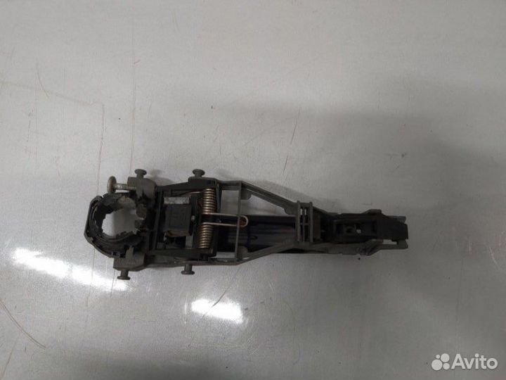 Ручка двери внешняя задняя левая Skoda Octavia A5