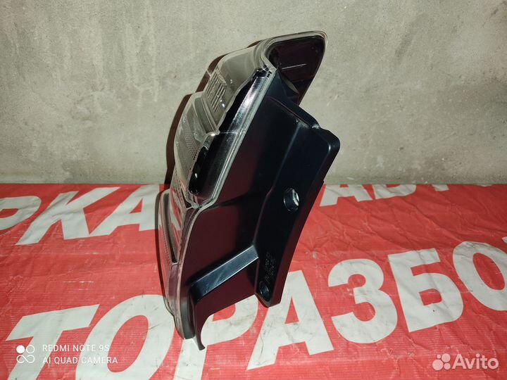 Фонарь задний левый Toyota Land Cruiser 150