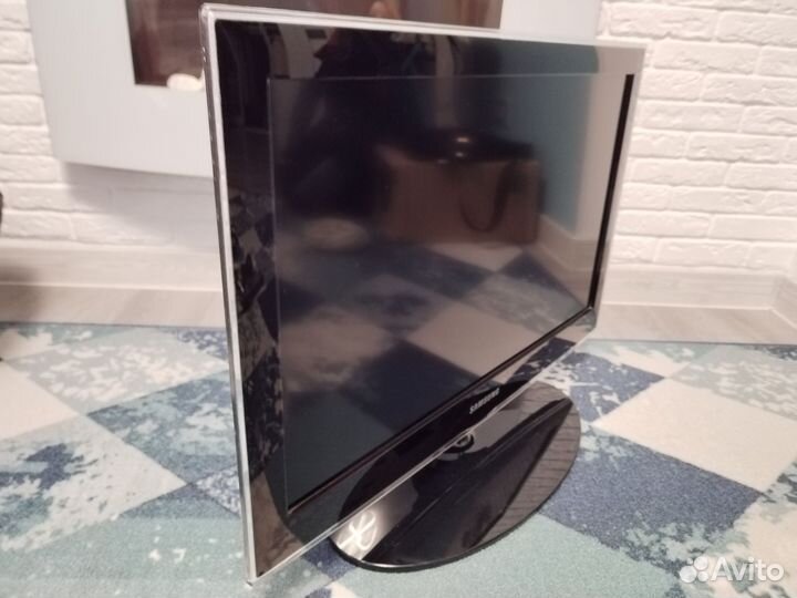 Телевизор Samsung UE-26C4000PW