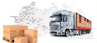 Водитель на своем грузовом авто