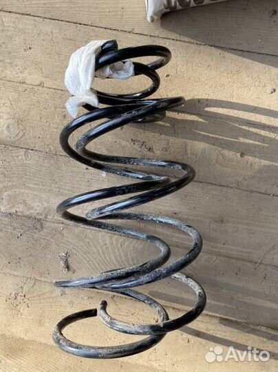 Комплект задних пружин Subaru Forester 02-08 KYB