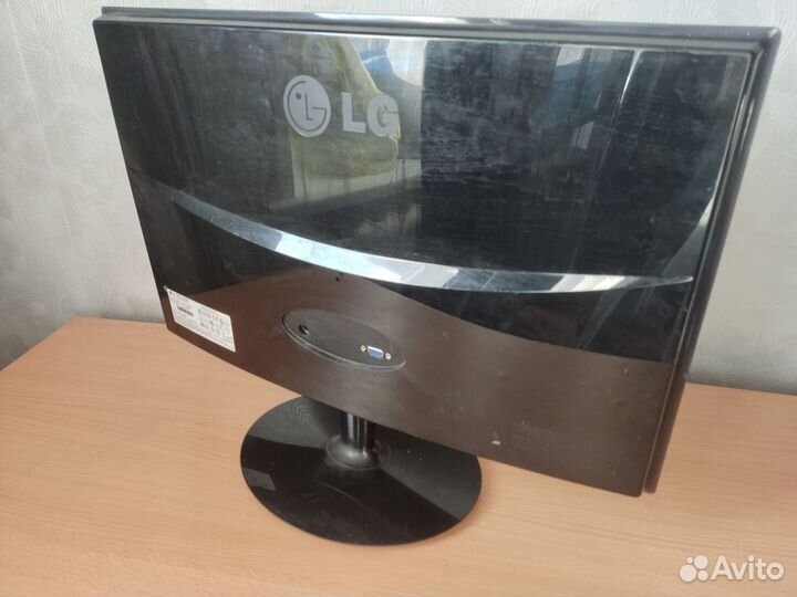 Монитор 22 дюйма FullHD