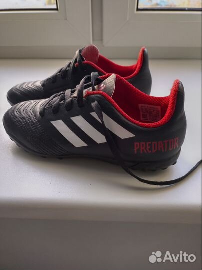 Футбольные бутсы шиповки Adidas Predator
