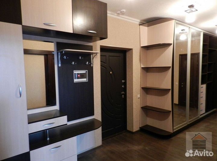 Шкаф с зеркалом