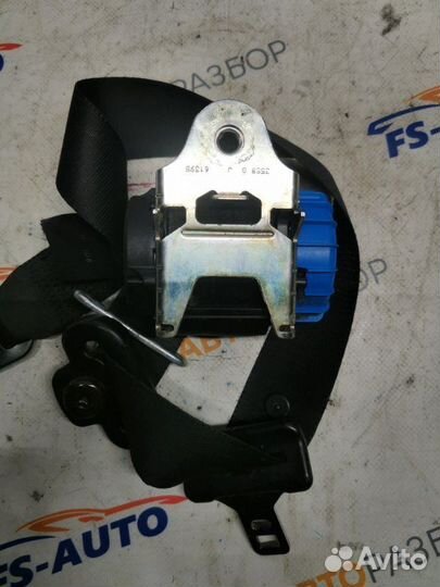Ремень безопасности передний правый Ford Fiesta