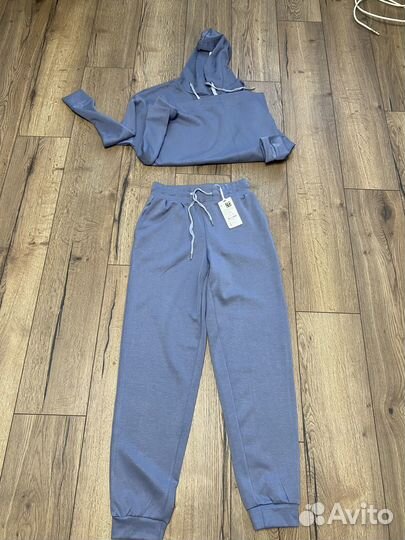 Спортивный костюм женский zarina