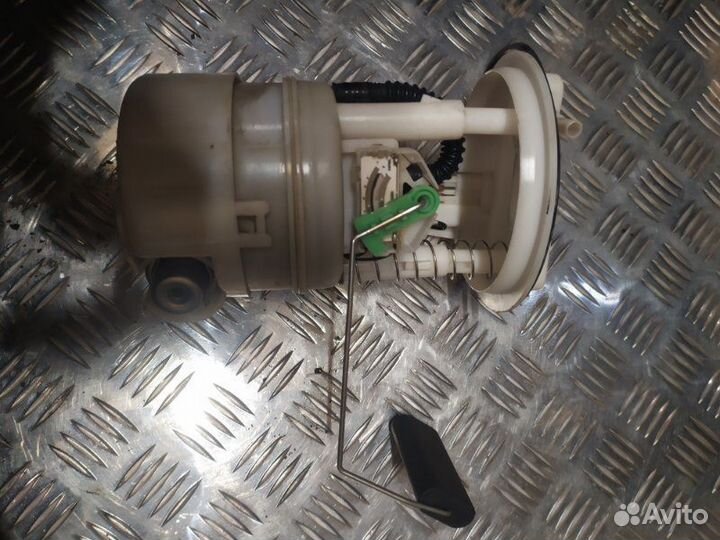 Топливный насос (бензонасос) Renault Logan 1 K7J