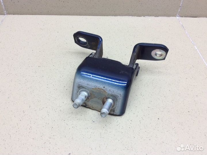 Петля двери задней левая Suzuki Sx4 седан M16A