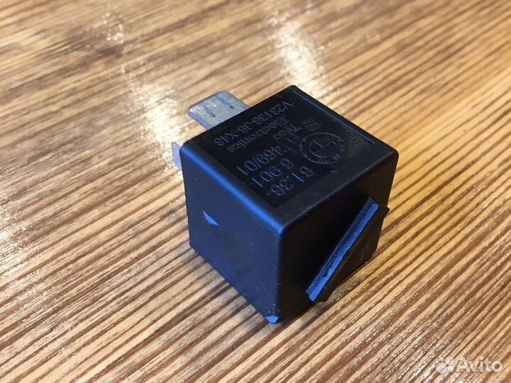 Реле предохранитель BMW E87 2010