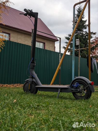Электросамокат Xiaomi Scooter 3