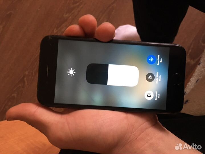 iPhone 8 на 64 гб