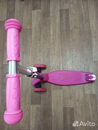 Самокат детский со светящимися колесами