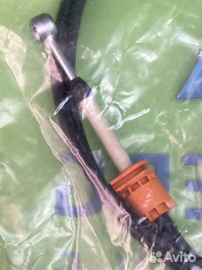 Трос кпп переключения передач L2750 черного цвета