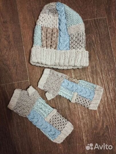 Комплект шапка и митенки