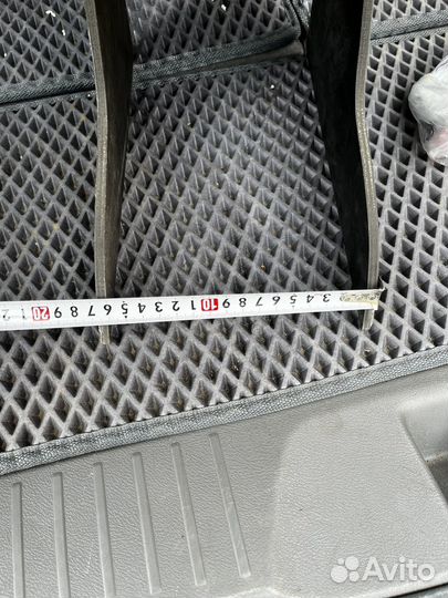 Подлокотник