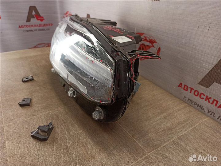 Фара правая Volvo Xc90 (2014-Н.в.)