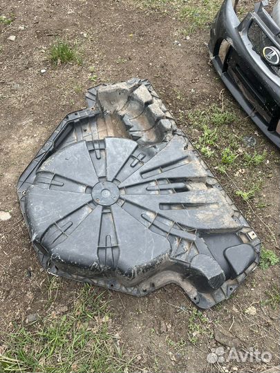 Задняя ниша башажника рено меган 2