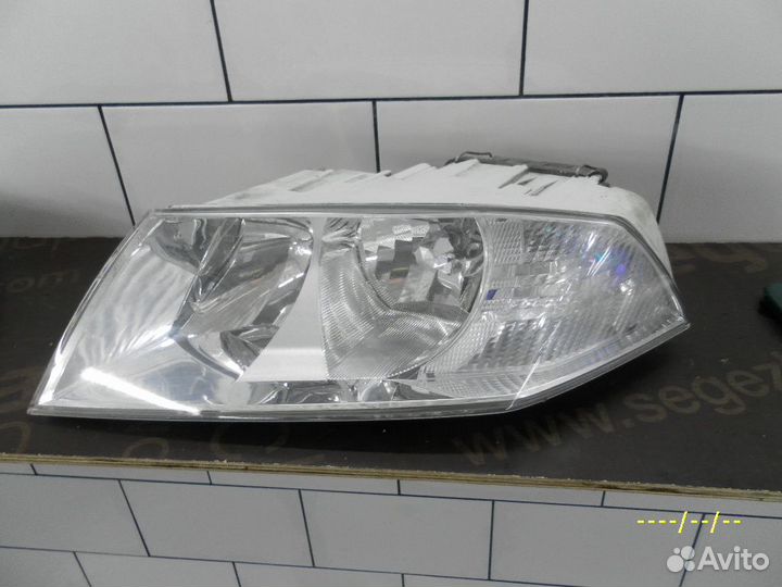 Фара левая передняя Skoda Octavia A5