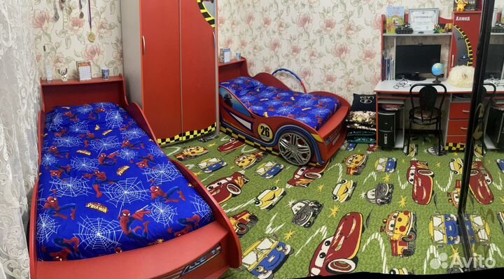 Детская мебель кровать,шкаф и компьютерный стол