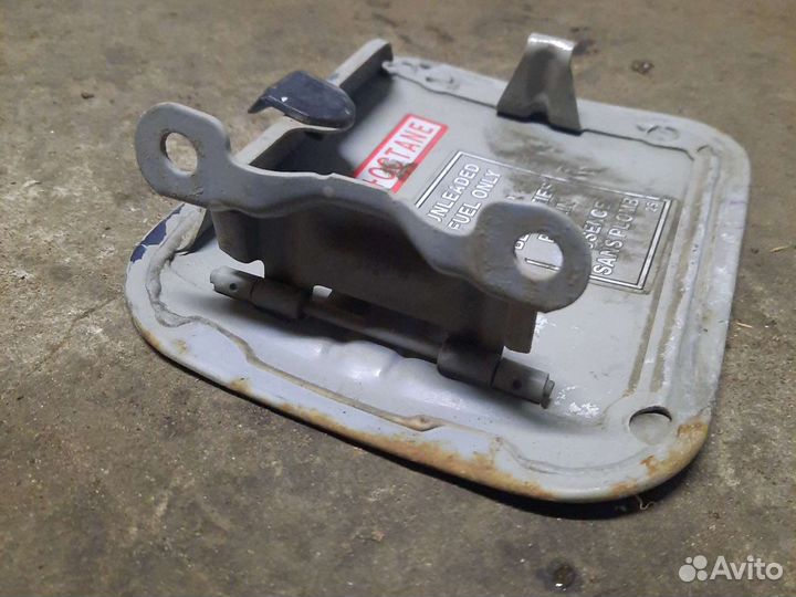 Лючок бензобака Mitsubishi Galant 7